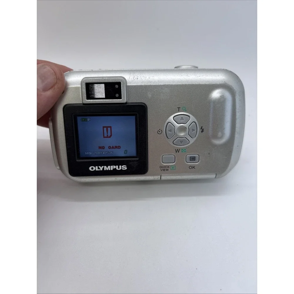 Olympus Camedia D-395 3.2MP Digital Camera Silver with Lowepro Case Tested